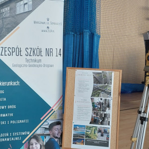 stoisko na Praskiej Giełdzie Szkół Ponadpodstawowych