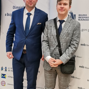 finalistą VIII edycji Olimpiady Wiedzy o Bezpieczeństwie i Obronności.