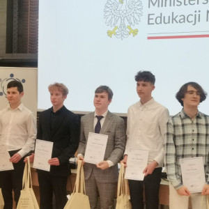 finalistą VIII edycji Olimpiady Wiedzy o Bezpieczeństwie i Obronności.