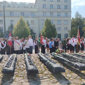 przy Pomniku Poległych i Pomordowanych na Wschodzie