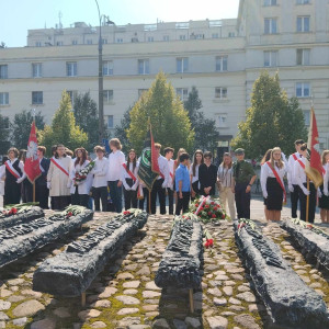 przy Pomniku Poległych i Pomordowanych na Wschodzie